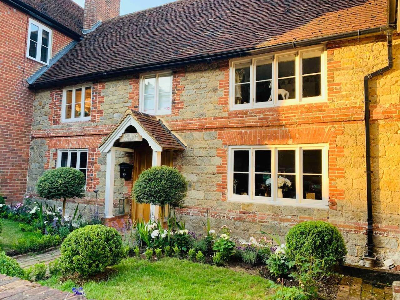 Super Host Large Luxury Cottage South Downs Park Lodsworth Exterior photo